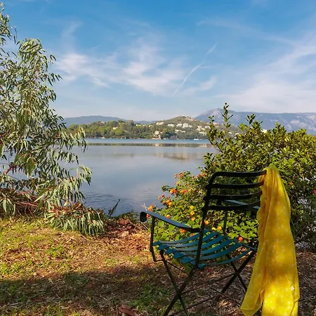 Lake House Апартаменты *